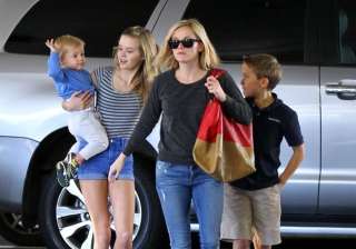 reese witherspoon struggles with family needs -... reese witherspoon struggles with family needs -...