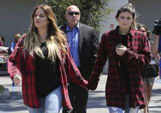 khloe kardashian like a mother to kylie jenner -... khloe kardashian like a mother to kylie jenner -...