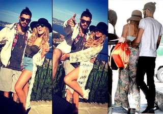 zayn malik caught with fiancee perrie edwards... zayn malik caught with fiancee perrie edwards...