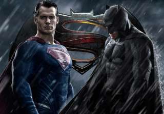 henry cavill denies move to split batman v... henry cavill denies move to split batman v...