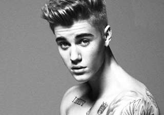 justin bieber flaunts real abs post photoshopped... justin bieber flaunts real abs post photoshopped...