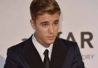 justin bieber apologises to fans for being... justin bieber apologises to fans for being...