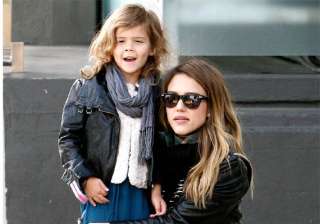 jessica alba wants her daughter to dress like her... jessica alba wants her daughter to dress like her...
