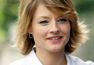 jodie foster rescues jamie lee curtis - India TV jodie foster rescues jamie lee curtis - India TV