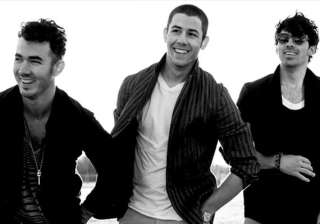 jonas brothers delete twitter account - India TV jonas brothers delete twitter account - India TV