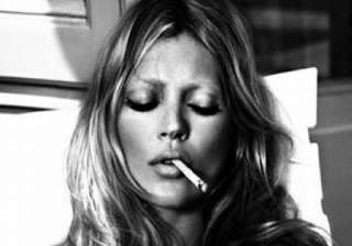 kate moss splurges 2000 pounds on e cigarettes -... kate moss splurges 2000 pounds on e cigarettes -...
