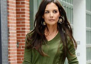 katie holmes quits fashion designing - India TV katie holmes quits fashion designing - India TV