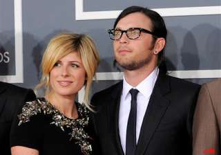 kings of leon drummer wife expecting - India TV kings of leon drummer wife expecting - India TV