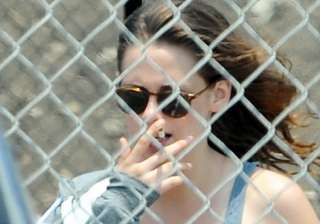 kristen stewart blasts photographer sans reason -... kristen stewart blasts photographer sans reason -...