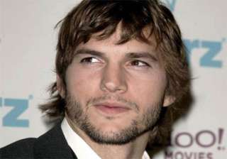 kutcher a computer geek a la steve jobs - India TV kutcher a computer geek a la steve jobs - India TV