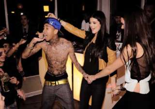 kylie jenner got birthday kiss from drake - India... kylie jenner got birthday kiss from drake - India...