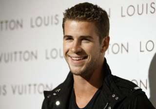 liam hemsworth scared of twitter - India TV liam hemsworth scared of twitter - India TV