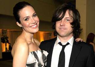 on fifth anniversary mandy moore feels grateful -... on fifth anniversary mandy moore feels grateful -...