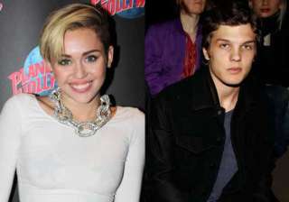 miley cyrus dating theo wenner - India TV miley cyrus dating theo wenner - India TV