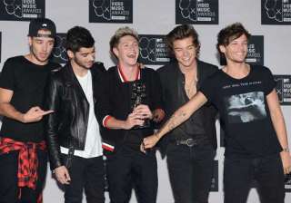 one direction tops under 30 richest celebrities... one direction tops under 30 richest celebrities...