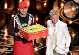 oscars pizza delivery guy gets 1 000 as tip -... oscars pizza delivery guy gets 1 000 as tip -...