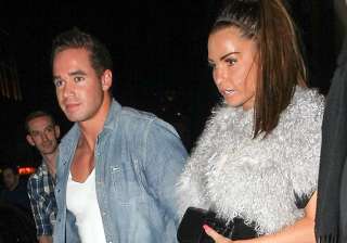 paternity test issue offends katie price - India... paternity test issue offends katie price - India...
