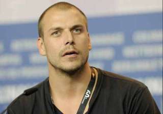patrick hughes to direct the raid remake - India... patrick hughes to direct the raid remake - India...