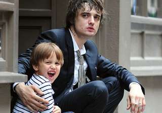 pete doherty s son questions him about drug use -... pete doherty s son questions him about drug use -...
