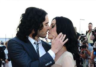 russell brand makes fun of his sex life with ex... russell brand makes fun of his sex life with ex...