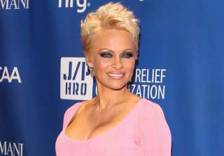 short hair left anderson worried about sex life -... short hair left anderson worried about sex life -...