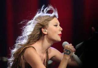 taylor swift seeks love to write songs - India TV taylor swift seeks love to write songs - India TV