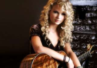 taylor swift finds she s got talent as... taylor swift finds she s got talent as...