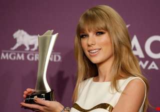 taylor swift wins acm entertainer of the year -... taylor swift wins acm entertainer of the year -...