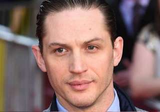 tom hardy injures ankle on movie set - India TV tom hardy injures ankle on movie set - India TV