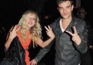 tom parker delays engagement coz of work - India... tom parker delays engagement coz of work - India...
