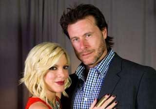 tori spelling can t trust husband - India TV tori spelling can t trust husband - India TV
