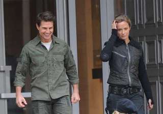 when tom cruise brought smile on emily brunt face... when tom cruise brought smile on emily brunt face...