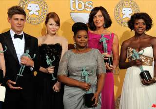 the help dujardin win at lively sag awards -... the help dujardin win at lively sag awards -...