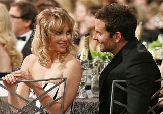 bradley cooper asks girlfriend to move to la see... bradley cooper asks girlfriend to move to la see...
