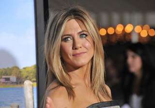 jennifer aniston sees confidence coach - India TV jennifer aniston sees confidence coach - India TV