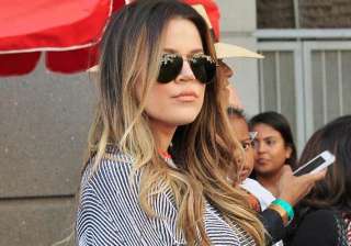 khlo kardashian flaunts curves - India TV khlo kardashian flaunts curves - India TV