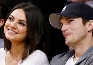mila kunis and ashton kutcher engaged see pics -... mila kunis and ashton kutcher engaged see pics -...