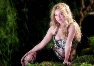shakira s new fifa world cup 2014 song out watch... shakira s new fifa world cup 2014 song out watch...