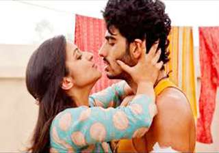 parineeti arjun s kiss hots up ishaqzaade - India... parineeti arjun s kiss hots up ishaqzaade - India...