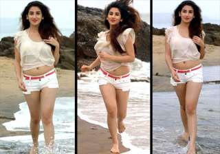 parul gulati s new erotic photoshoot view pics -... parul gulati s new erotic photoshoot view pics -...