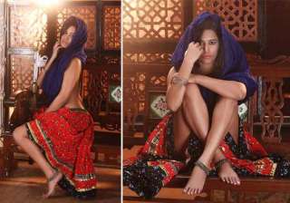 poonam pandey dons sari for her next flick view... poonam pandey dons sari for her next flick view...
