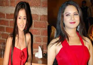 sara khan s lesbian kiss for pooja bose - India TV sara khan s lesbian kiss for pooja bose - India TV