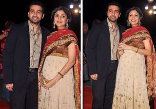 shilpa shetty shows off her baby bump - India TV shilpa shetty shows off her baby bump - India TV