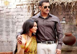 sonakshi avoiding salman s events - India TV sonakshi avoiding salman s events - India TV