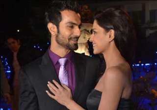 veena mallik locks lips with ashmit in supermodel... veena mallik locks lips with ashmit in supermodel...