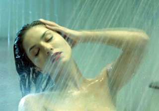 sunny leone s nude shot in ragini mms 2 decoded... sunny leone s nude shot in ragini mms 2 decoded...