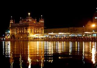 amritsar a city that brings closer to god border... amritsar a city that brings closer to god border...