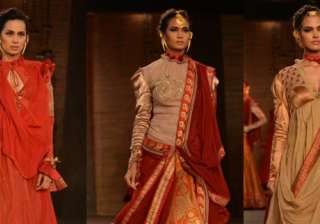 anju modi s draupadi fuses ethnic designs western... anju modi s draupadi fuses ethnic designs western...