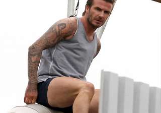 david beckham back in briefs view pics - India TV david beckham back in briefs view pics - India TV