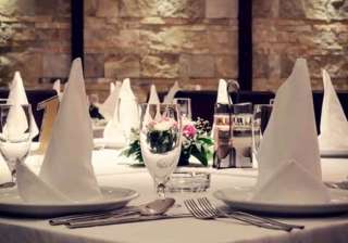 this restaurant offers free food to beautiful... this restaurant offers free food to beautiful...